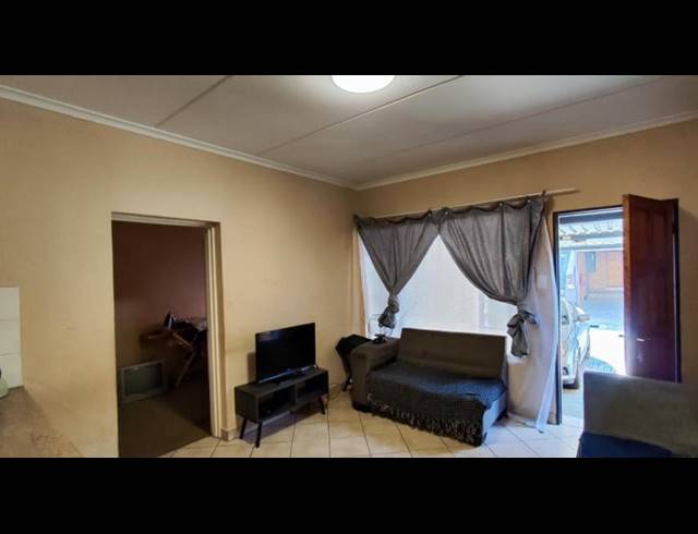 3 BEDROOM TOWNHOUSE FOR SALE IN ELSPARK EXT 4